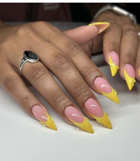 Stiletto Nails Black, Nude Stiletto Nails, Nails Black Women, Gel Nails Shape, Stilleto Nails Designs, Have A Blessed Week, Blessed Week, Drip Nails, Stiletto Nails Designs