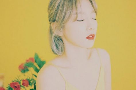 Taeyeon of Girls' Generation to Release 1st Full-Length Solo Album Taeyeon Fine, Fotografi Urban, Kim Tae Yeon, Girls' Generation, Snsd Taeyeon, Brooke Shields, Avicii, Billboard Music Awards, Best Albums