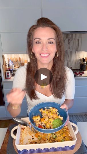 589K views · 9.2K reactions | Mexican Chicken Vegetable Bake🔥 https://hungryhappens.net/mexican-chicken-vegetable-bake-gluten-free/ | hungry happens | hungry happens · Original audio Mexican Chicken Veggie Bake, Mexican Chicken Vegetable Bake, Healthy Evening Meals, Cauliflower Taco, Chicken And Vegetable Bake, Stella Drivas, Bake Gluten Free, Food Substitutes, Veggie Bake