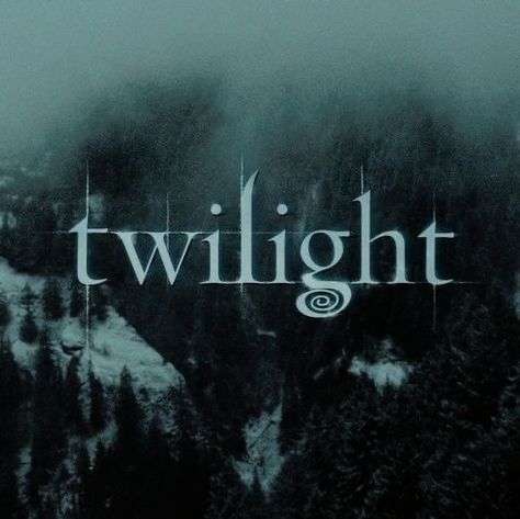 Rh Decals, Vampire Twilight, Twilight 2008, Twilight Photos, Twilight Film, Twilight Pictures, Dark Green Aesthetic, Twilight Zone, The Twilight Saga