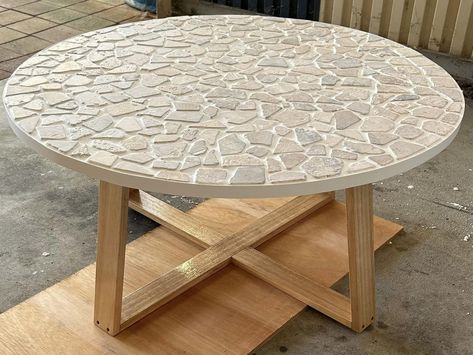 Mosaic Tile Table, Concrete Countertops Over Laminate, Cement Table, Mosaic Furniture, Mosaic Coffee Table, Concrete Countertops Outdoor, Tile Furniture, Diy Table Top, Tiled Coffee Table