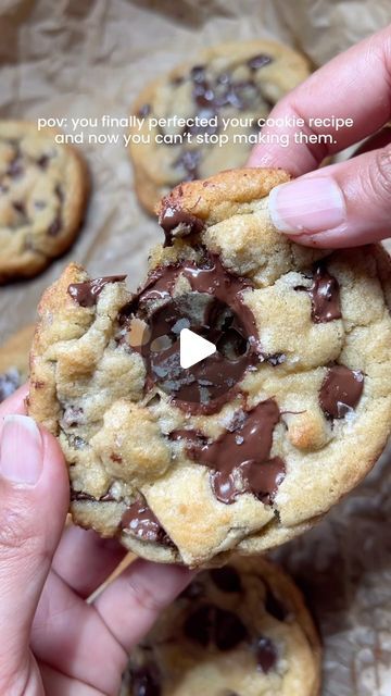 Iram Mansoor on Instagram: "Chocolate chip cookies ( makes 9-10 cookies )🍪 

Ingredients:

1/2 cups unsalted butter, melted and cooled 
1/2 cup light brown sugar
1/3 cup granulated sugar
1 large egg
1 tbsp vanilla 
1 1/4 cups all purpose flour, spooned and leveled 
1/2 tsp baking soda 
1 tsp salt
1 1/2 cups semi sweet chocolate 

For garnish:

Flaky sea salt

Method:

Preheat oven to 350 F and line a baking sheet with parchment paper.

In a bowl mix flour, baking soda and salt, set aside.

In a separate bowl add melted butter. Mix in brown and granulated sugar. Whisk for 1-2 minutes until it turns into paste. Crack in the egg and vanilla mix until combine.

Combine dry ingredients into the wet batter and gently fold in until just combined. Add chocolate chips and mix with spatula. Do not Cookies Sans Gluten, Chocolate Chip Bars, Flaky Salt, Instagram Coffee, Chip Cookie Recipe, Chocolate Chunk Cookies, Chocolate Pies, Semi Sweet Chocolate Chips, Cookies Ingredients