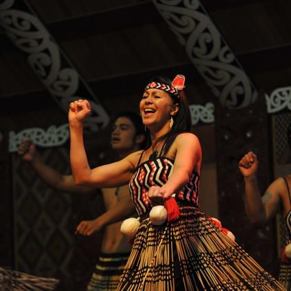 Maori Songs, Maori Tribe, Polynesian Dance, Maori People, Māori Culture, Visit New Zealand, Guy Fawkes, Maori Art, Polynesian Culture