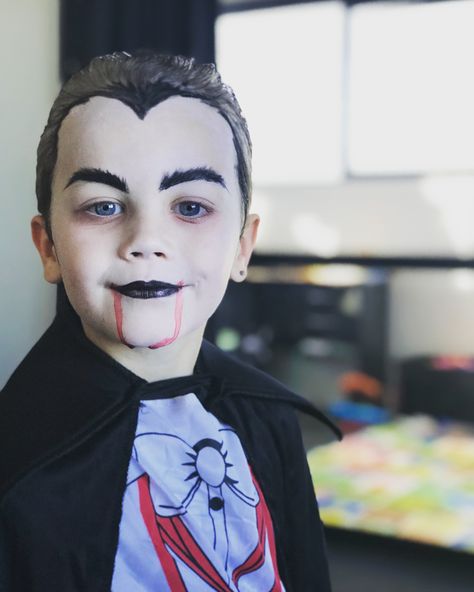 Kid Vampire Face Paint, Vampire Makeup Kids Boys, Toddler Vampire Makeup, Kids Dracula Makeup, Vampire Makeup For Boys, Vampire Face Paint For Men, Vampire Costume Kids Boys, Boys Vampire Makeup, Dracula Makeup Kids