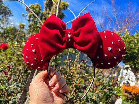 Phone grips, rolling trays on Instagram: "Be my Valentine? #sweetheartnight #sweetheart #valentine #bemvalentine #loverboy #valentinegift #disneyland #disneyears #shopsmall #smallshop #readytoship" Valentine Disney Outfit, Disney Valentines, Disney Outfit, Disney Ears, Disney Stuff, Minnie Ears, Mickey Ears, Phone Grips, My Valentine