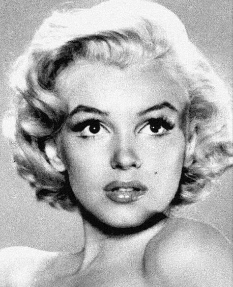 Marilyn Monroe, Blonde Hair, Ukraine, A Woman, Sketch, Blonde, Black And White, Hair, On Instagram