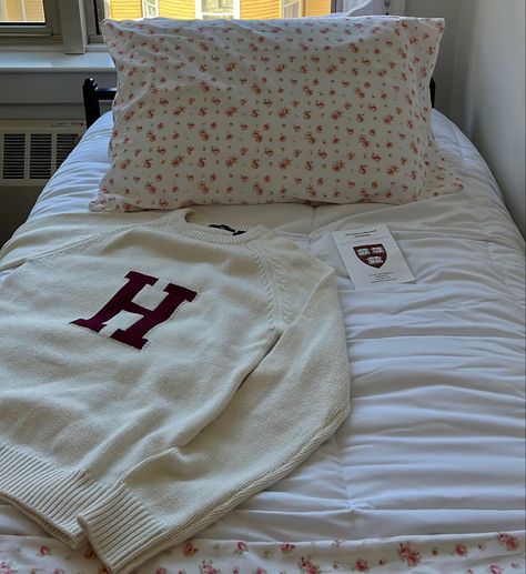 Harvard Sweatshirt Aesthetic, Harvard Dorm Room Ideas, Harvard University Dorm Room, Harvard Acceptance Letter Aesthetic, Harvard Dorm Room Aesthetic, Harvard Clothes, Harvard Girl Aesthetic, University Aesthetic Dorm, Harvard Merch