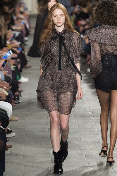 Asymmetrical Top Outfit, Madison Stubbington, Rock Dress, Quirky Fashion, Fitted Mini Dress, Lorenzo Serafini, Kpop Fashion Outfits, Spring Summer 2016, 2016 Fashion