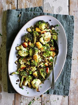 Roasted brassicas with puy lentils & halloumi | Jamie Oliver | @styleminimalism Broccoli Cauliflower Recipes, Haloumi Recipes, Puy Lentils, Vegetarian Roast, Garlic Roasted Broccoli, Honey Dressing, Vegetarian Salad, Resep Salad, Vegan Salads