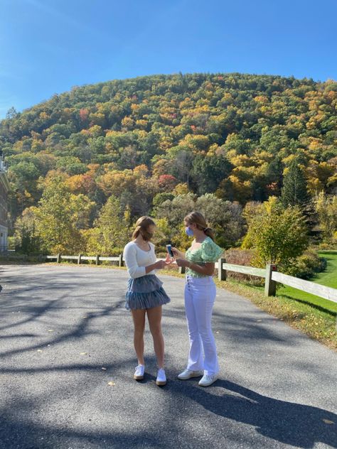 Posh Boarding School Aesthetic, Preppy Boarding School Aesthetic, Preppy Boarding School, Rich Private School Aesthetic Building, England Private School Aesthetic, Taft School, Boarding Schools In England, School Preppy, St Georges