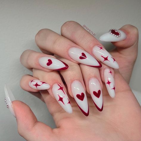 Vday Nails, Red Nail Art, Grunge Nails, Red Nail Designs, Pretty Gel Nails, Red Nail, Summer Acrylic Nails, Heart Nails, Funky Nails