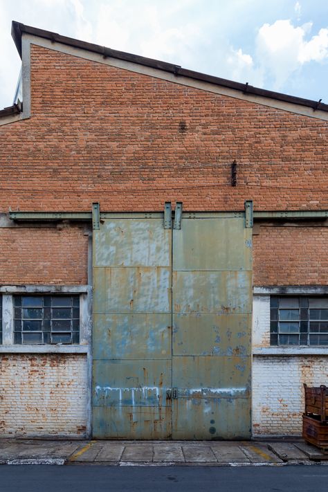 Warehouse Front Design, Industrial Architecture Factories, Old Factory Renovation, Diorama Template, Warehouse Exterior Design, Factory Exterior, Vintage Brewery, Industrial Workshop, Warehouse Living