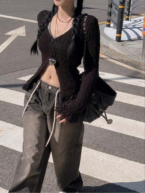 @modimood.official Kpop Style Inspired Outfits, Japanese Grunge Fashion, Revealing Outfit Casual, Eco Goth, Acubi Club, Outfitinspo Style, Acubi Style, Acubi Fashion, Grunge Fashion