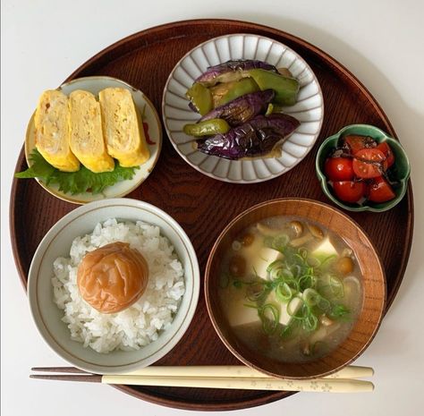 Japanese Healthy Lifestyle, Meal Aesthetic, Japenese Food, Healthy Food Dishes, Delicacy Food, Healthy Food Motivation, Healthy Lifestyle Food, Japanese Cooking, Food Goals