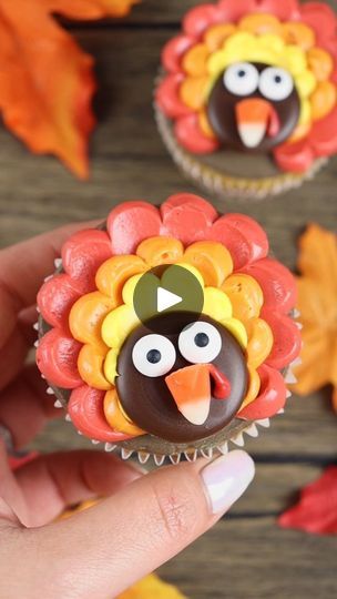 Turkey Cupcakes, Thanksgiving Cupcakes, Cupcake Cake Designs, Animal Cupcakes, Thanksgiving Recipes Side Dishes, Buttercream Recipe, Thanksgiving Parties, The Nose, Cupcakes Decoration