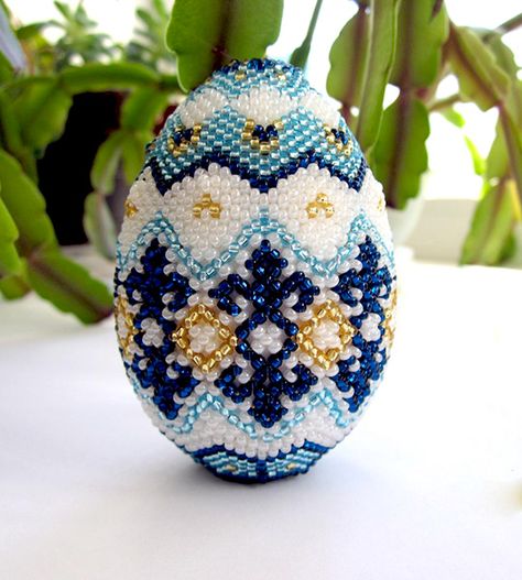 Beaded Easter Eggs, Diy – Velikonoce, Beaded Eggs, Beads Magic, 3d Beading, Seed Bead Crafts, Decorated Eggs, Easter Items, Easter Egg Designs