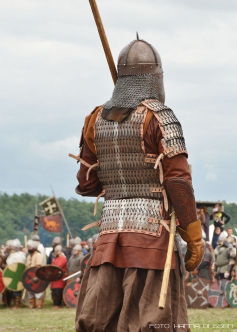 Vikings Wolin Fight Lamellar Armor Vikings, Varangian Guard, Lamellar Armor, Sca Armor, Colleen Atwood, Chinese Armor, Viking Armor, Viking Reenactment, Viking Life