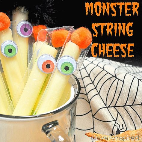 healthy halloween snack @cleverlyinspired (4) Monster Snacks, Homeroom Mom, Booed Printable, Class Mom, Pto Today, Monster Food, Room Parent, Halloween Class Party, School Halloween Party