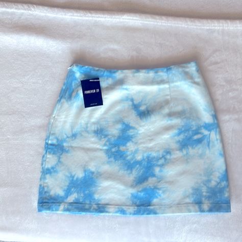 Forever 21 Mini Skirt Size Medium Tie Dyed Blue/White Fabric 100% Cotton - Jean Like New With Tags Stored In Smoke Free And Pet Free Home. Summer Blue Cotton Skort, Blue Cotton Skort For Summer, Fitted Tie Dye Skirt For Summer, Forever 21 White Cotton Mini Skirt, Forever 21 Cotton Skort, Trendy Cotton Skort By Forever 21, Forever 21 Casual Cotton Skort, Casual Cotton Skort From Forever 21, Casual Cotton Skort By Forever 21