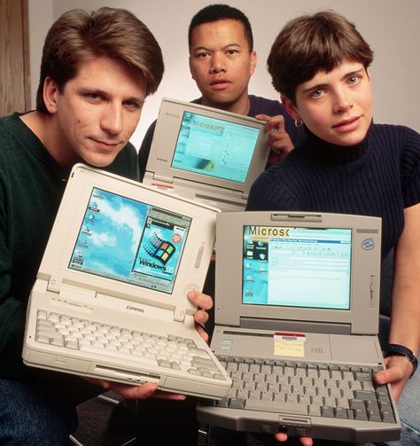 Microsoft Headquarters, 90s Computer, Computer Love, Tech Aesthetic, Windows 95, Computer History, Old Technology, Retro Gadgets, Old Computers