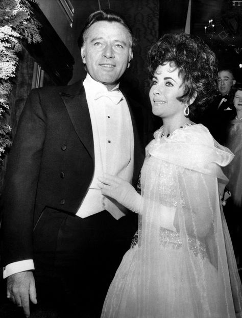 Liz Taylor Richard Burton, Elizabeth Taylor Quotes, Richard Burton Elizabeth Taylor, Burton And Taylor, Royal Films, Eddie Fisher, Richard Burton, Celebrity Prints, Violet Eyes