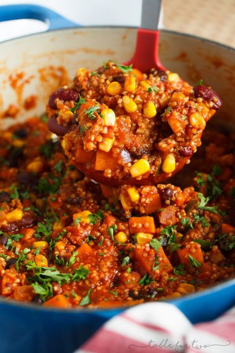 This stovetop turkey quinoa chili is a great spin on the classic chili dish! Full of hearty and delicious ingredients, you will love this chili for any night of the week or a perfect dish to serve for game day festivities! Recipes For Quinoa, Chili Stovetop, Quinoa Chili Recipe, Turkey Quinoa, Quinoa Chili, Classic Chili, Curry Stew, Table For Two, Turkey Chili