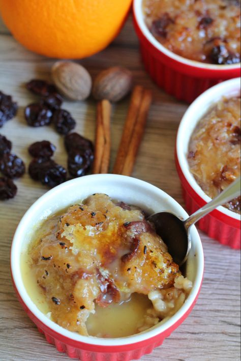 For an absolutely cozy breakfast on chilly mornings, I've got you covered. Just like the title says, this delicious oatmeal with orange and cinnamon as well as raspberries and cherries, is topped with sugar and broiled until it caramelizes. You end up with a crunchy top like on a creme brulee. And if that is not enough, the ginger cream you serve it with is to die for. Really, I wish I had quadrupled the cream recipe and would have poured the extra directly in my mouth. Delicious Oatmeal, Orange And Cinnamon, Old Fashion Oats, Breakfast Oatmeal, Cozy Breakfast, Oatmeal Breakfast, Dried Cherries, My Mouth, Autumn Flavors