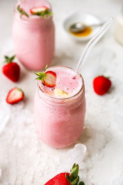 Strawberry Banana Smoothie Healthy Strawberry Banana Smoothie, Smoothie Easy, Smoothie Banana, 2024 Recipes, Banana Smoothie Recipe, Creamy Smoothies, Smoothie Mix, Healthy Strawberry, Yummy Smoothie Recipes