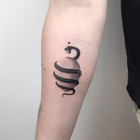 Orphic Egg Tattoo, Tatooes Ideas, Orphic Egg, Egg Tattoo, T Tattoo, Goddess Of The Night, Cosmic Egg, Geniale Tattoos, Artist Tattoo