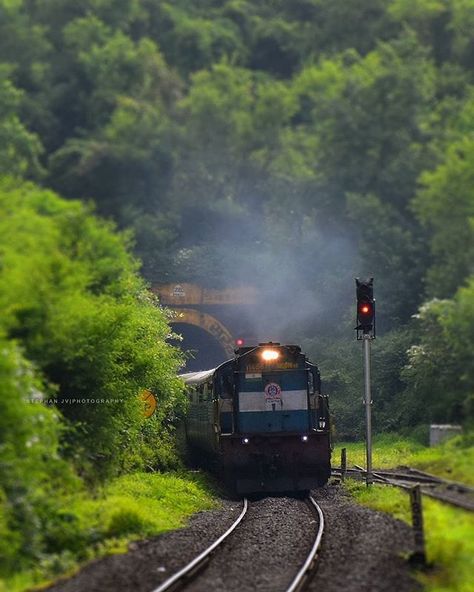 Morning Train ( - @stephan_jv)  Use our Hashtag #TPSindia for features Indian Railway Train, Indian Train, Train Wallpaper, Beautiful Vacation Spots, India Travel Places, Backpacking India, Indian Railways, India India, Train Photography