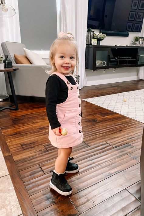 High Top Nike Outfit, Kenzie Outfits, Toddler Nike Outfits, Walmart Dresses, Toddler Fits, Toddler Ootd, Winter Stockings, Nike High Tops, Nike High