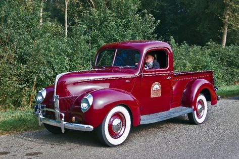 Classic Automobiles, 1940 Ford, Built Ford Tough, Old Ford Trucks, Classic Ford Trucks, Old Pickup, Old Pickup Trucks, Antique Trucks, Classic Cars Trucks Hot Rods