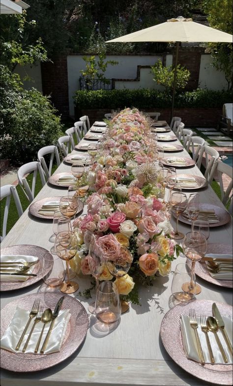 Dinner Party Aesthetic, Backyard Dinner, Backyard Dinner Party, Fest Temaer, Bridal Shower Inspo, Deco Champetre, Lunch Table, Birthday Lunch, Dinner Party Decorations