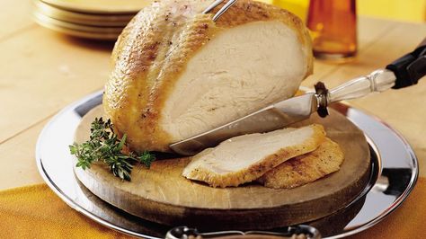 Interested in trying something different for your Thanksgiving turkey? We'll talk you through how to brine a turkey breast so you can set a flavorful, moist and delicious centerpiece on the table! Brined turkey breast needs some extra prep time, but it's so worth it for the juicy results. Air Fryer Xl Recipes, Brined Turkey Breast, Best Turkey Recipe, Brined Turkey, Turkey Brine, Oven Roasted Turkey, Turkey Breast Recipe, Roast Turkey Breast, Air Fry Recipes