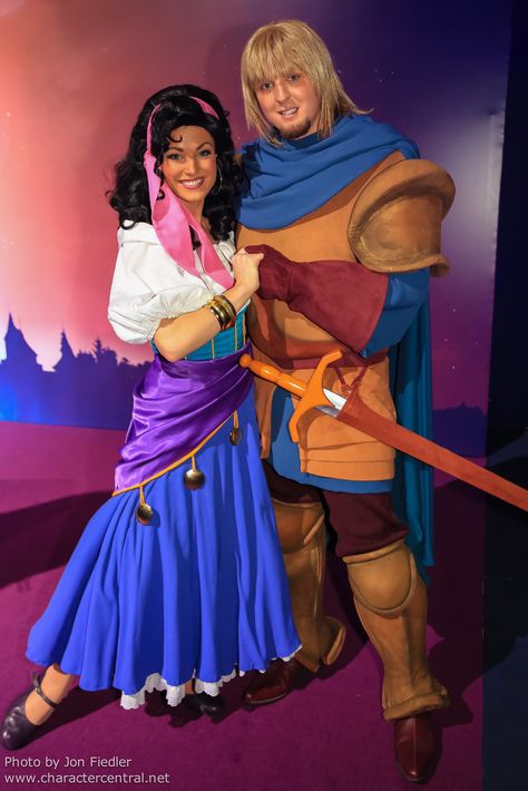 Esmeralda Couple Costume, Esmeralda Hairstyle, Esmeralda And Phoebus Costume, Captain Phoebus, Couple Cosplays, Esmeralda Costume, Notre Dame Musical, Walt Disney Princesses, Disney Face Characters