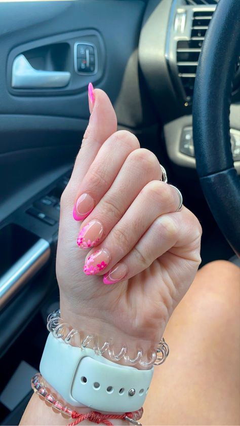 Almond Shape Nails Designs Spring, Almond French Tips Acrylic, Acrylic Nail Almond Shape, Almond Shape Acrylic Nails Short, Pink Summer French Nails, Pink French And Flowers Nails, Cute Almond Nails Design Short, Pink French Tip Nails Almond With Flowers, French Tip Nails With Pink Design