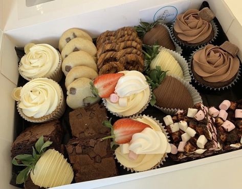 Assorted Treat Box Ideas, Cupcake Treat Boxes, Cookie Treat Boxes, Variety Dessert Boxes, Desert Boxes Ideas, Baked Goods For Teachers, Assorted Dessert Box Ideas, Baked Goods Box Ideas, Dessert Boxes Ideas