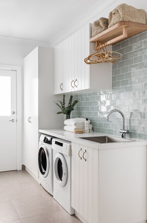 Laundry Bathroom Combo, Organization Laundry Room, Perfect Laundry Room, Organization Laundry, Laundry Makeover, Small Laundry Room Makeover, Laundry Room Wallpaper, Closet Laundry, Laundry Ideas