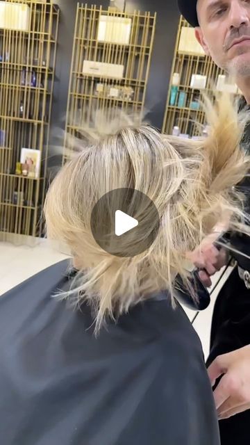 Shag Bob Haircut, Long Shaggy Bob, Shaggy Layered Bobs, Bobs Video, Shag Bob, Short Pixie Bob Haircuts, Corte Shaggy, Shattered Bob, Choppy Bob With Bangs