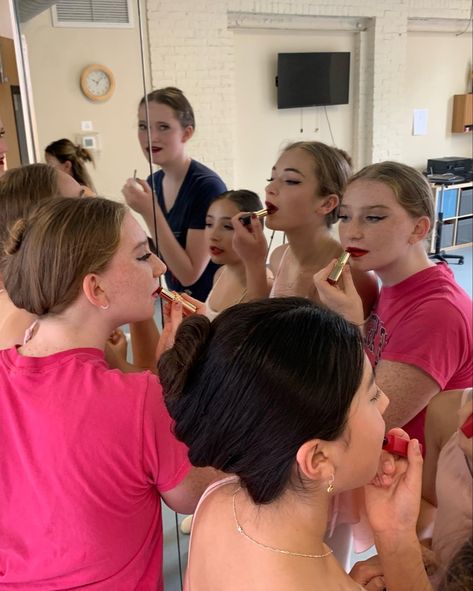 Our Intermediate/Advanced dancers perfected their stage makeup and French twists today with #PDA faculty and Assistant Director, Miss Kathryn Van Yahres! 💄💋 #PDASummer2022 #Intensive #dance #stagemakeup Show Makeup Dancers, Dance Show Makeup, Stage Makeup Dancer, Show Makeup, French Twists, Assistant Director, Stage Makeup, Learn A New Skill, Dream Job