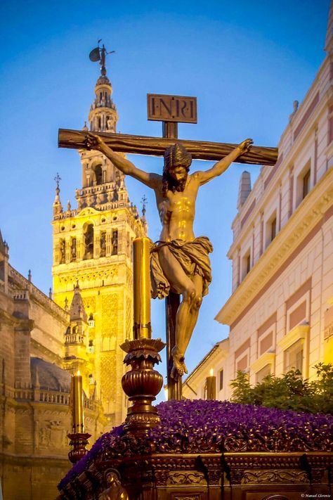 Semana Santa Aesthetic, Flamenco Aesthetic, Sevilla Aesthetic, Idol Worship, Spanish Culture, Breathtaking Places, Southern Europe, Spiritual Experience, Holy Week