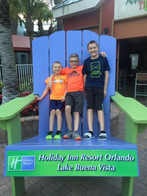 Best Off-Site Hotel Near Disney World: Holiday Inn Resort Disney World On A Budget, Hotels Near Disney World, Blue Springs State Park, Reasons To Stay, Disney Souvenirs, Disney Hotels, Disney Day, Orlando Resorts, Disney Resorts