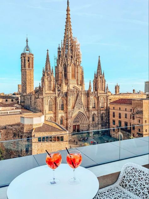 Barcelona Cathedral, Spain 🇪🇸 Barcelona Rooftop Bar, Barcelona Rooftop, Mercer Hotel, Barceloneta Beach, Gothic Quarter, Barcelona Hotels, Barcelona Catalonia, Rooftop Pool, Europe Travel Guide