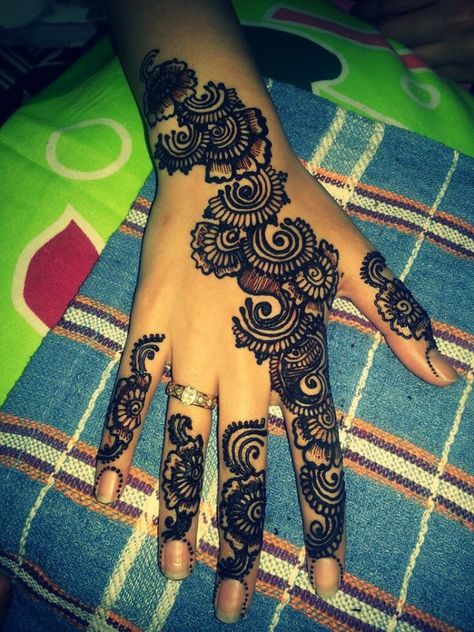 Easy Easy Mehandi, Mahendi Designs, Simple Mehendi Designs, Simple Henna Tattoo, Simple Mehndi Designs Fingers, Mehndi Images, Latest Mehndi, Beautiful Rangoli, Mehandi Design