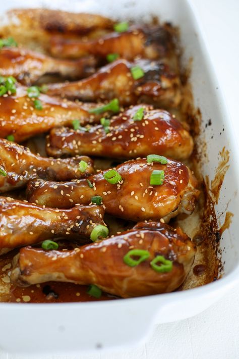 Baked Teriyaki Chicken Drumsticks are baked in a simple homemade teriyaki sauce that the whole family will love. All simple ingredients and so simple to make! Teriyaki Chicken Drumsticks, Teriyaki Drumsticks, Freezing Cooked Chicken, Baked Teriyaki Chicken, Caesar Chicken, Slow Cooker Teriyaki, Roasted Green Beans, Homemade Teriyaki Sauce, Cooking White Rice