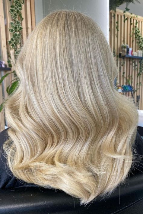 Blended Cashmere Blonde Cashmere Blonde, Cream Blonde Hair, Cream Blonde, Bangs Updo, Cool Blondes, Winter Blonde, Pearl Blonde, Platinum Blonde Highlights, Blonde Hairstyle