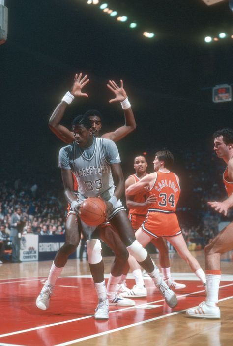 Patrick Ewing and Ralph Sampson - Virginia Uva Basketball, College Basketball Players, Ralph Sampson, Virginia History, Sports Pics, Patrick Ewing, Georgetown Hoyas, Virginia Cavaliers, Vintage Basketball