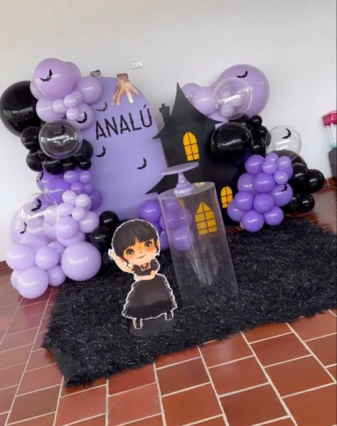 Wednesday Addams Decorations, Addams Family Theme Party, Wednesday Theme, Wednesday Birthday, Halloween Balloons Decorations, Addams Family Theme, Wednesday Party, 7th Birthday Party Ideas