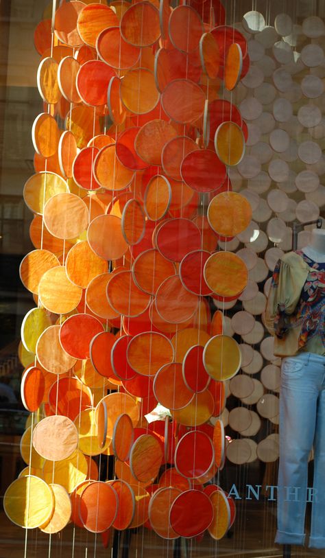 Citrus Window Display, Garba Ground, Anthropologie Window Display, Autumn Window Display, Summer Window Display, Summer Window, Art Deco Paintings, Store Window Displays, Visual Merchandising Displays