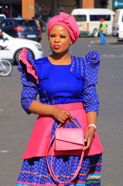 Xhosa Bride, Shweshwe Wedding Dresses, Mother Africa, Shweshwe Dresses, Packing Hacks Clothes, Traditional African Clothing, Packing Hacks, Fashion Traditional, African Inspired Clothing